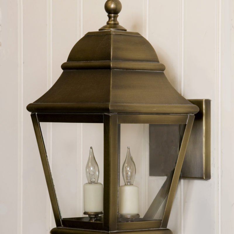 Solid Top Coach Lantern